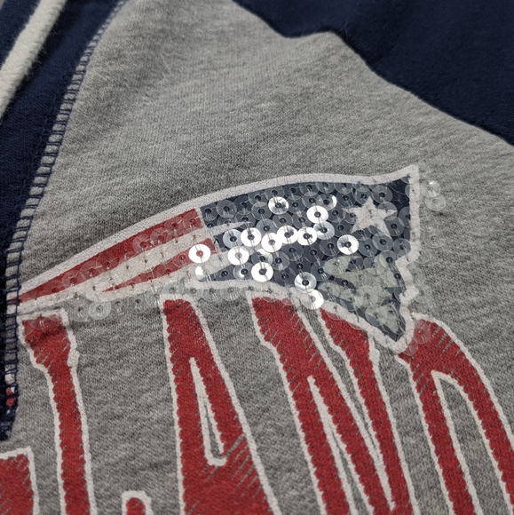 New England Patriots Large grey and Blue Hooded Sweatshirt - Picture 4 of 4